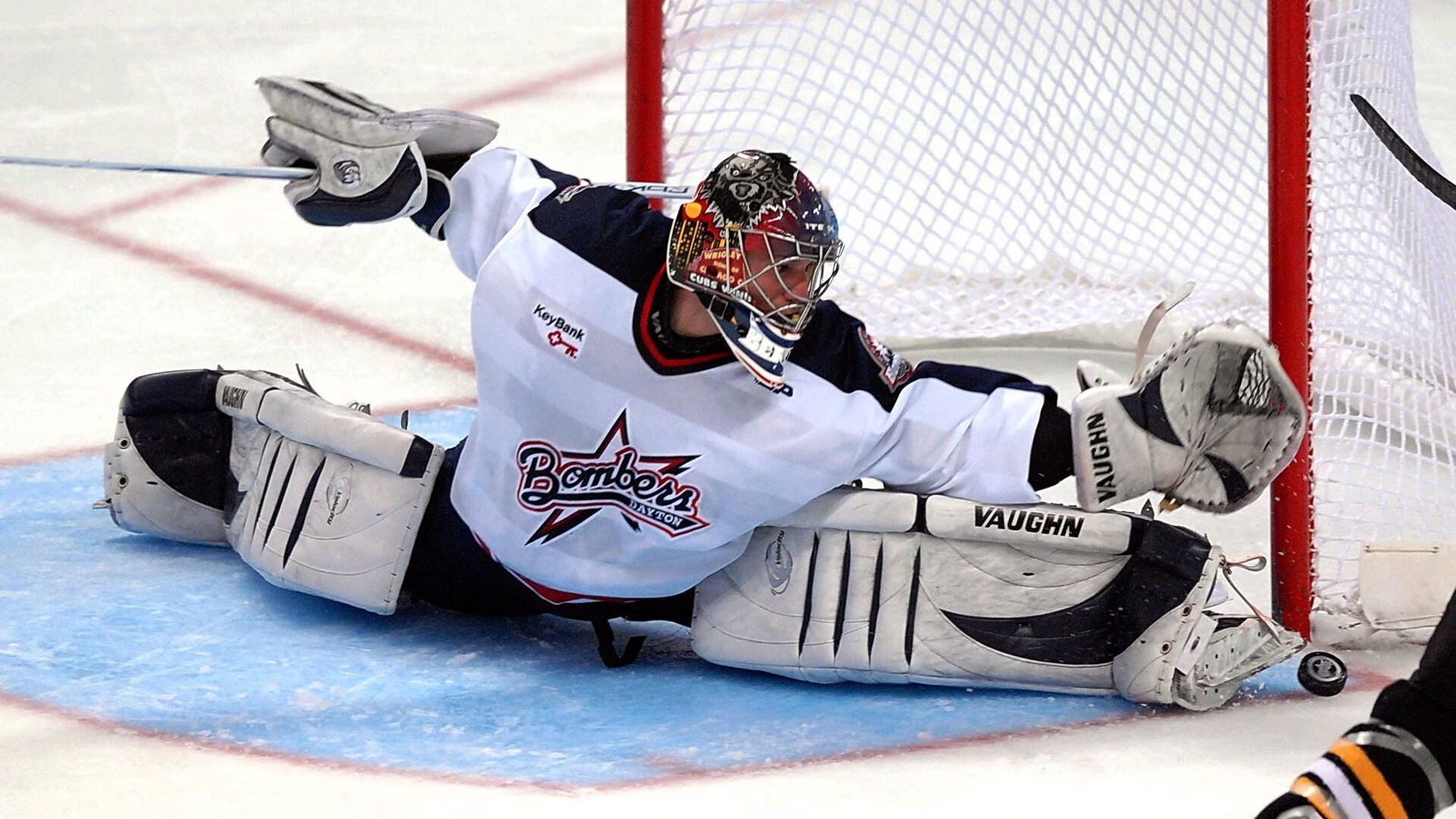 开云体育中国官网-川军鏖战休斯顿，郭艾伦状态火热点燃跨洋对决